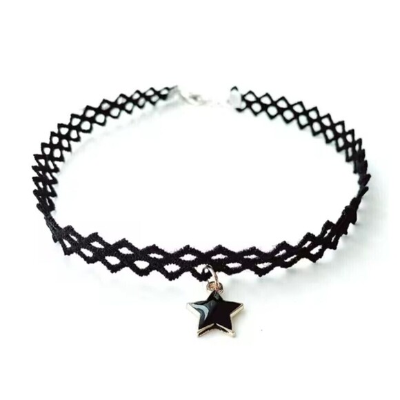 🌟 Star Dangle Black Lace velvet Choker NWT Gothic - Picture 2 of 2